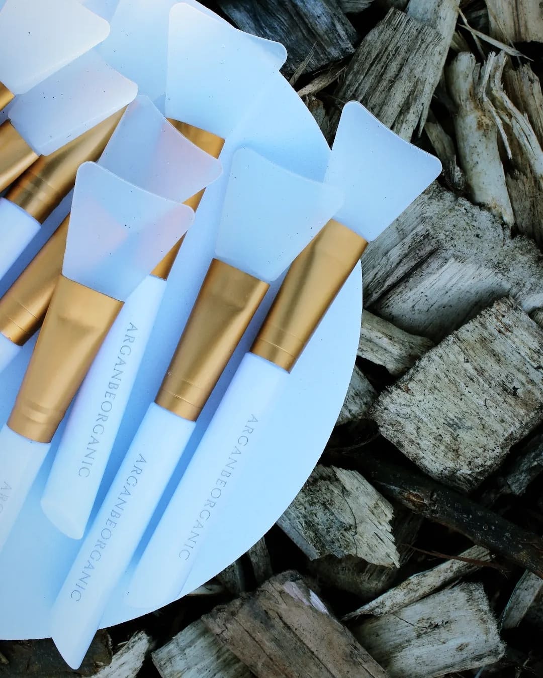 Mask brush